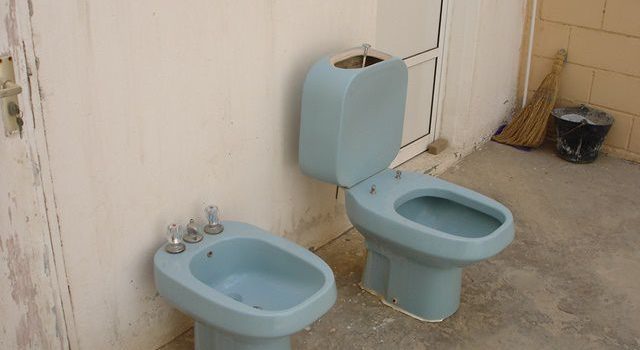 水道トラブルが引き起こす日常の危機と安全な住まいを守る予防策